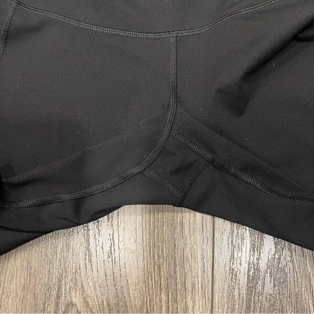 🍀 3/$30 Old Navy Active Black Leggings - Picture 2 of 4